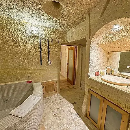Отель Sur Cave *