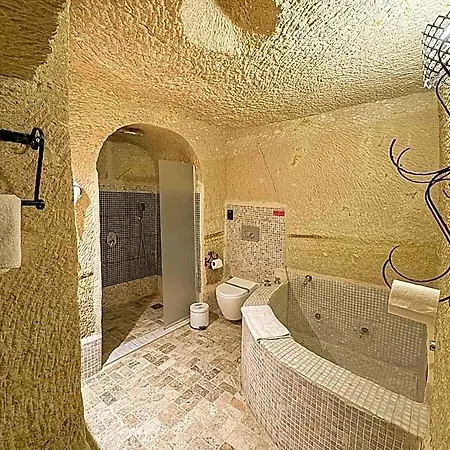Sur Cave * Mustafapasa