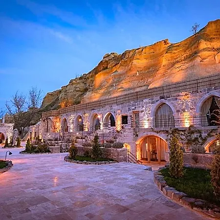 Sur Cave Отель *