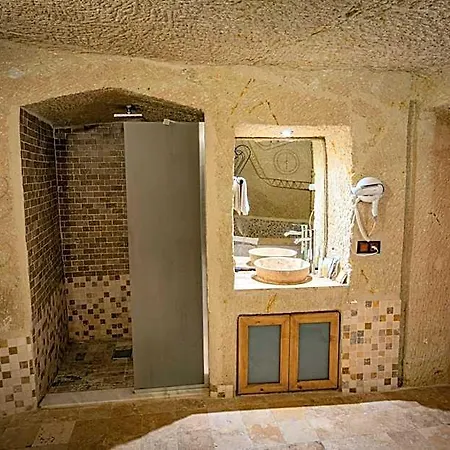 Sur Cave Отель *