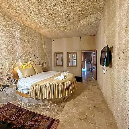 Отель Sur Cave *